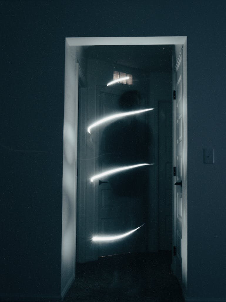 difference between a ghost and a spirit
